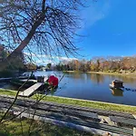 Riverpark Apartment, Διαμέρισμα *