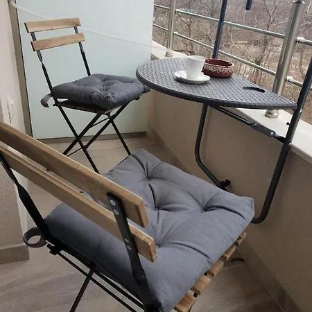 Riverpark Apartment, *