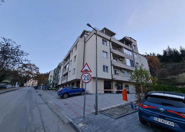 Riverpark Apartment,